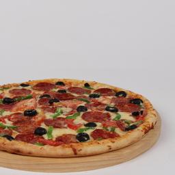 بيتزا بيبروني و خضار