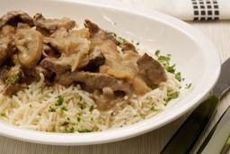 كومبو افطار رمضان - ستروغونوف اللحم بالفطر والكريما مع الأرز