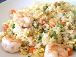  أرز مقلي مع المأكولات البحرية بالبيض - صغير